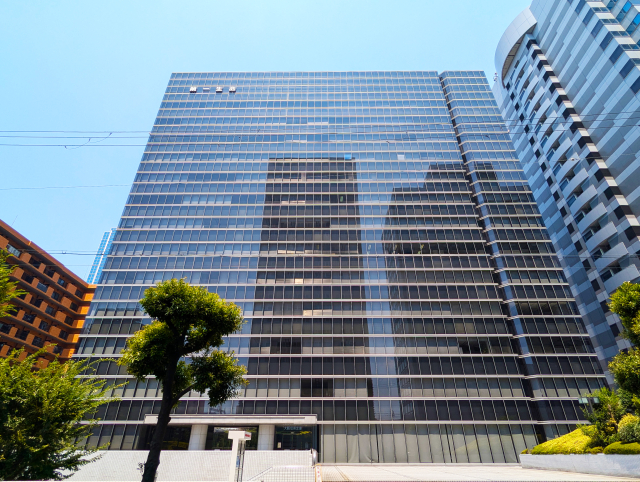 大阪駅直結、<br />
徒歩3分の好立地